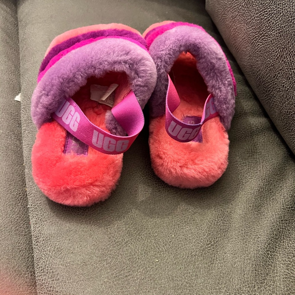 Ugg Slides - Picture 2 of 9